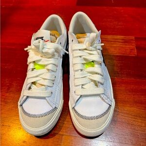 Nike Blazers men’s size 11.5
RARELY WORN